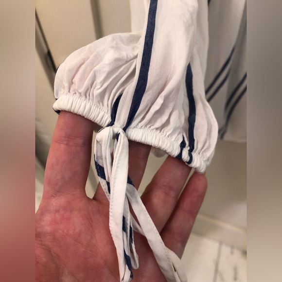 Abercrombie & Firch off-shoulder top - Picture 5 of 7